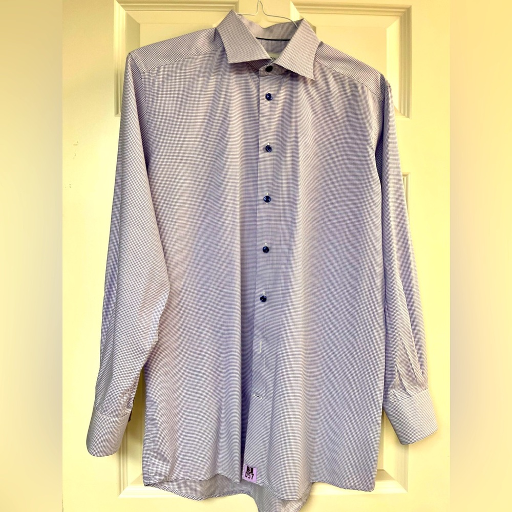 Beautiful Eton dress shirt with special blue buttons.  Size 42/16.5/32 sleeves.